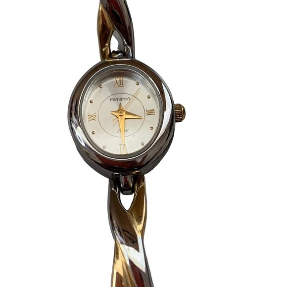 Armitron Now Watch Women Silver Gold Dual Tone Oval Case Dial Needs Battery6-3/4 - Picture 4 of 6